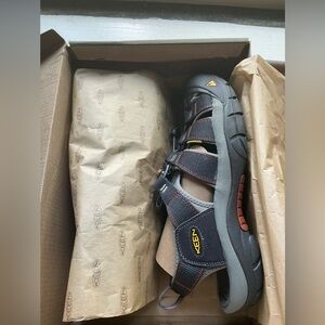 Keen Mens Newport H2 Sandals. New, Sz. 12, Black.